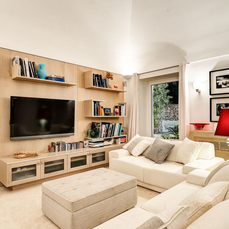 Villa Bougainvillea - Luxury Capri Villa With Views