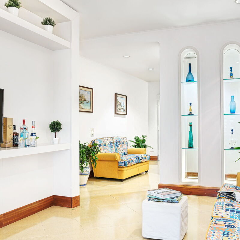 El Royale Suites Sorrento - Gold