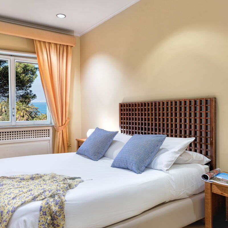 El Royale Suites Sorrento - Gold