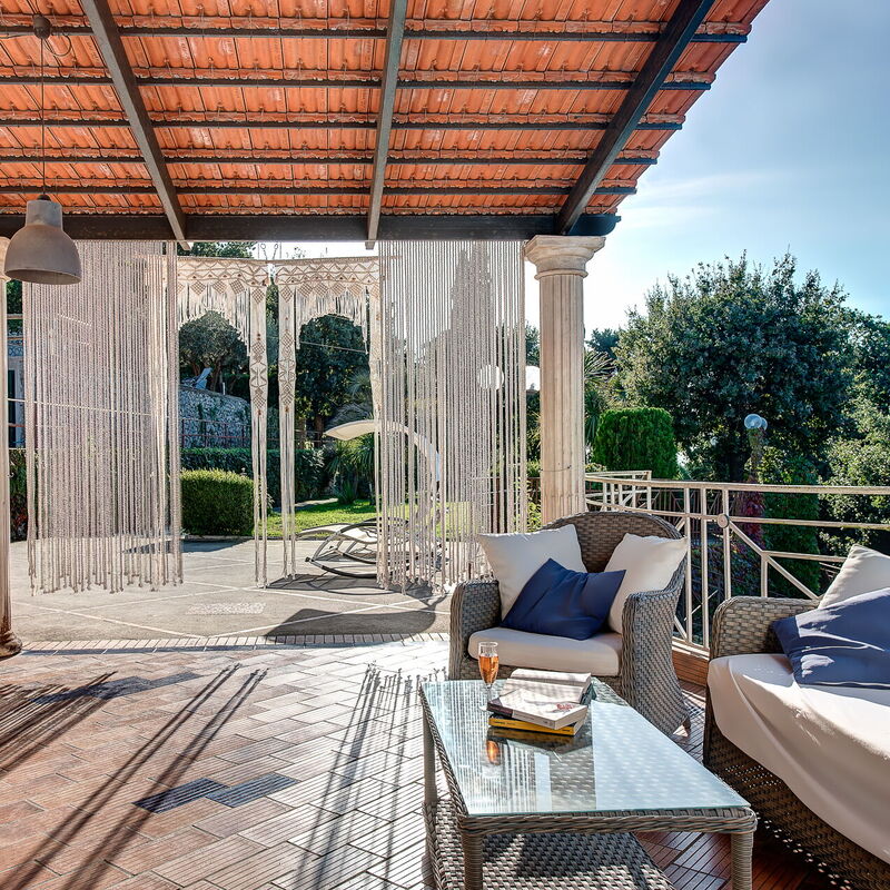 Villa Demetra Capri - Pool And Relaxation