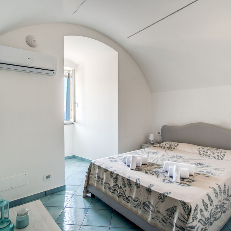 Emerald Flat – Quaint Studio, Sea Views